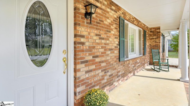 Property image 3 at 104 Stonehenge Court, Taylors, SC 29687