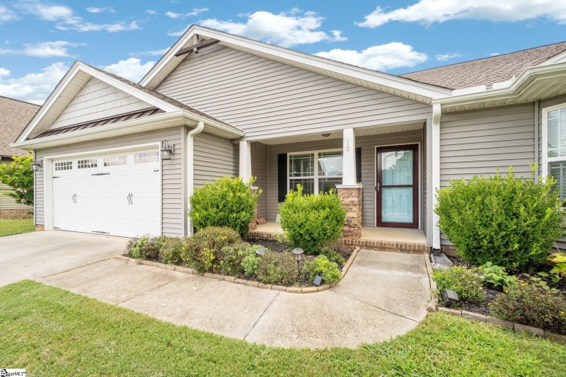 Property image 2 at 10 Dunbrook Drive, Simpsonville, SC 29680