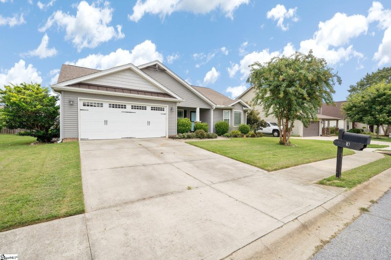 Property image 4 at 10 Dunbrook Drive, Simpsonville, SC 29680