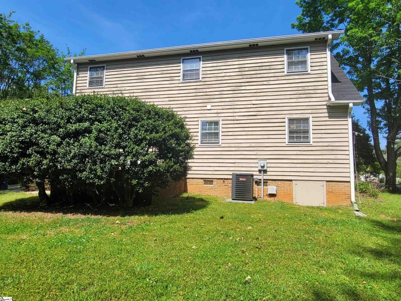 Property image 2 at 15 Maple Leaf Court, Greenville, SC 29611