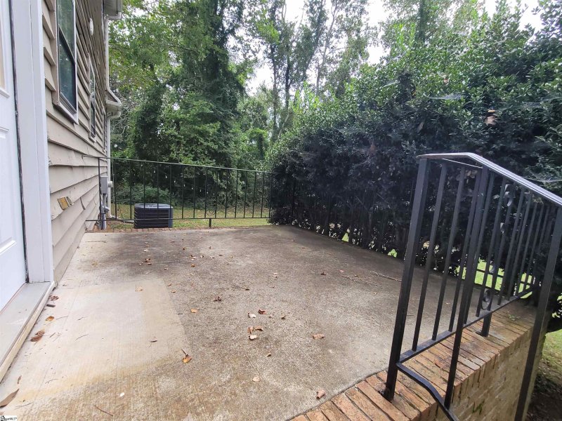 Property image 4 at 15 Maple Leaf Court, Greenville, SC 29611