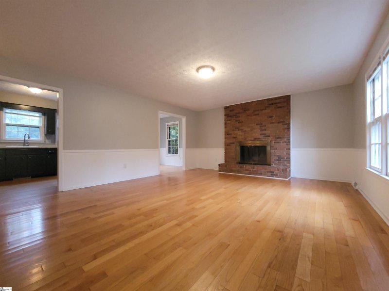 Property image 5 at 15 Maple Leaf Court, Greenville, SC 29611