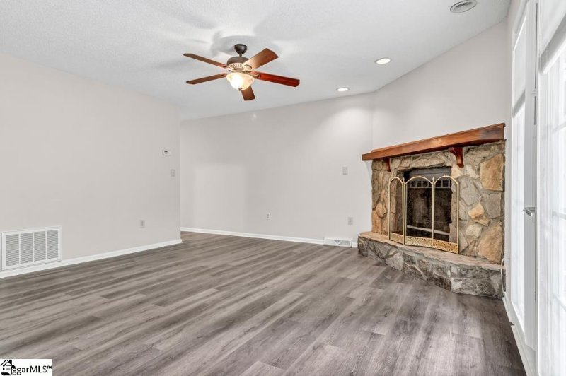 Property image 4 at 114 Trenton Lane, Greer, SC 29650