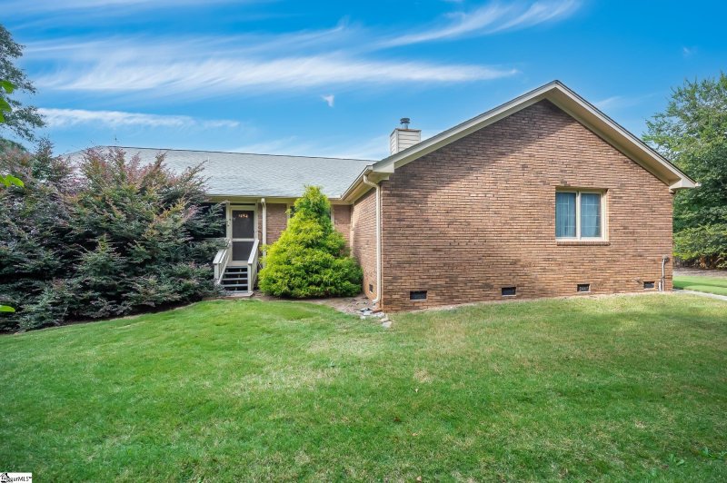 Property image 2 at 208 Yellow Poplar Court, Simpsonville, SC 29681