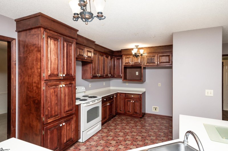 Property image 4 at 208 Yellow Poplar Court, Simpsonville, SC 29681