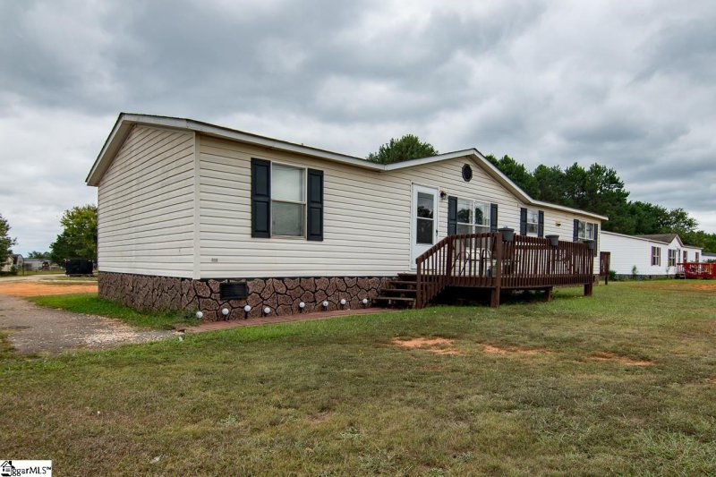 Property image 2 at 202 Premier Drive, Piedmont, SC 29673