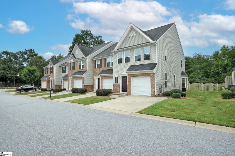 Property image 3 at 144 Awendaw Way, Greenville, SC 29607