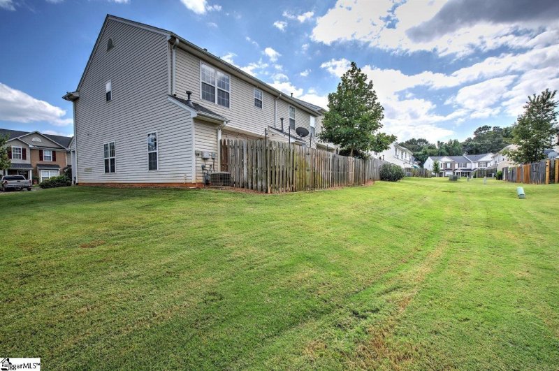 Property image 5 at 619 Graythorn Lane, Greenville, SC 29607