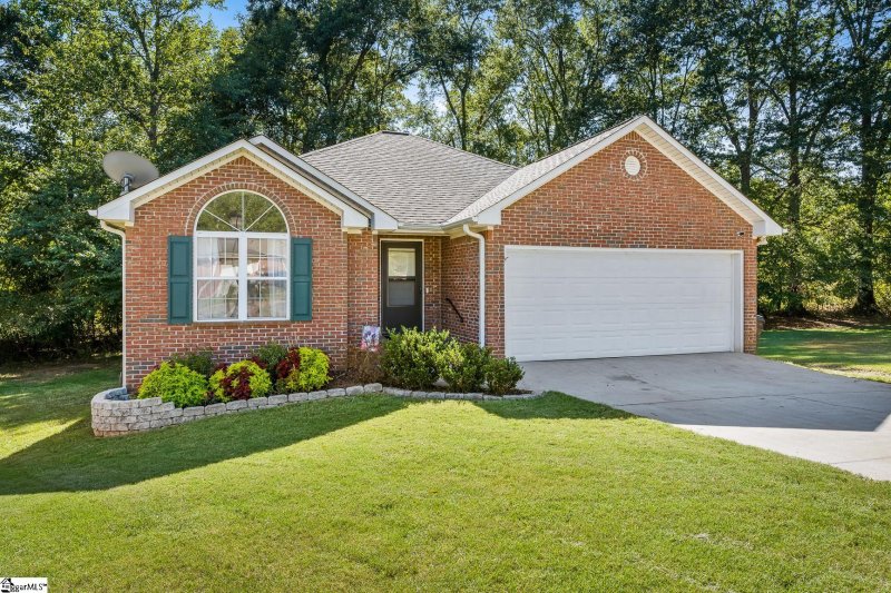 Property image 2 at 126 Woodbridge Court, Anderson, SC 29621-0000