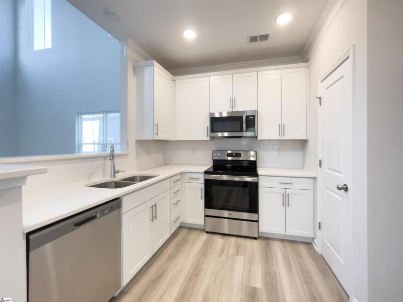 Property image 2 at 204 Greenrich Drive, Simpsonville, SC 29680