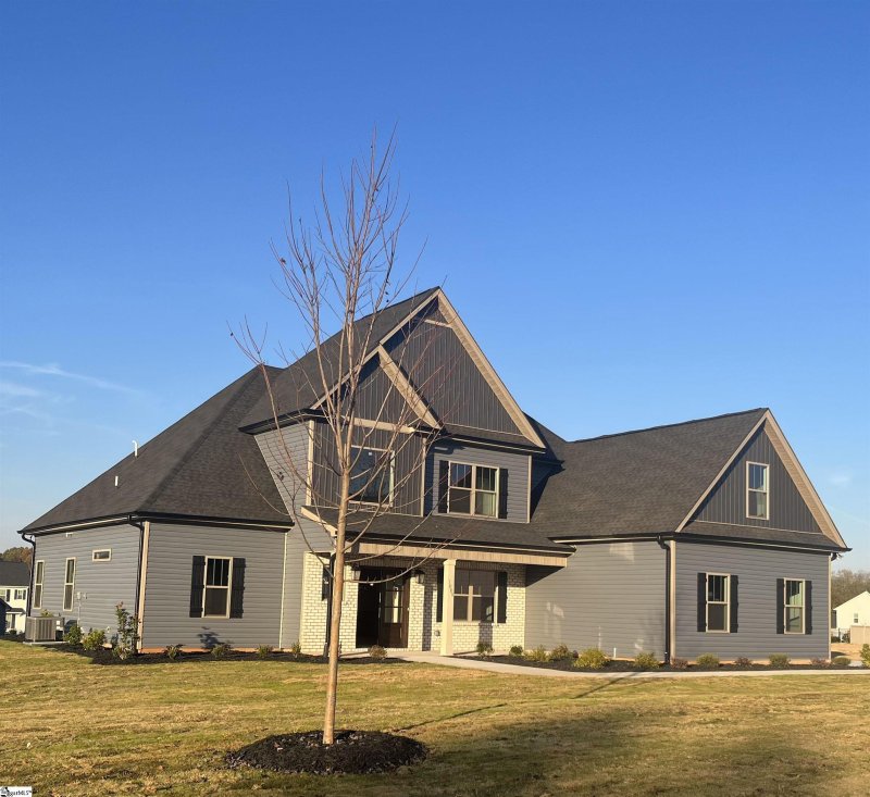 1009 Waterside Drive