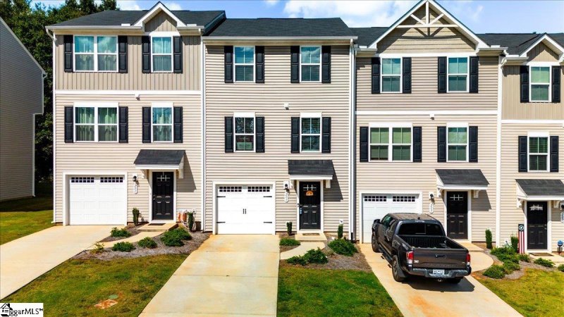 Property image 2 at 203 Brooklane Court, Easley, SC 29642