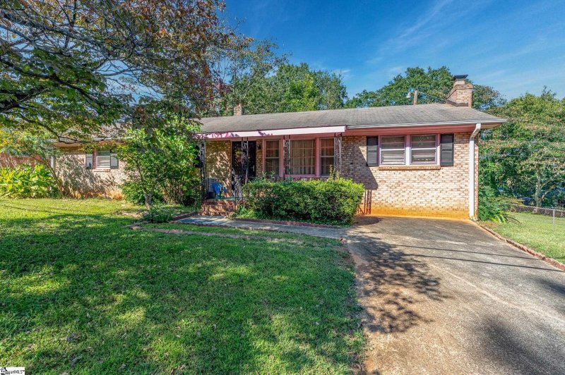 Property image 2 at 1017 Jacobs Road, Greenville, SC 29605