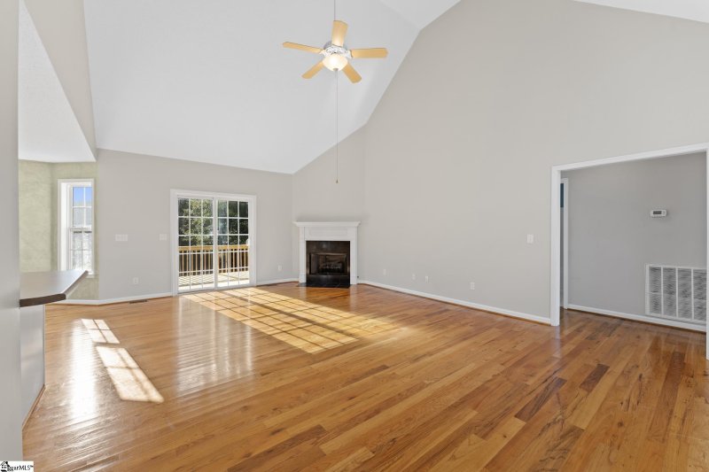 Property image 5 at 123 Brooke Lee Circle, Taylors, SC 29687