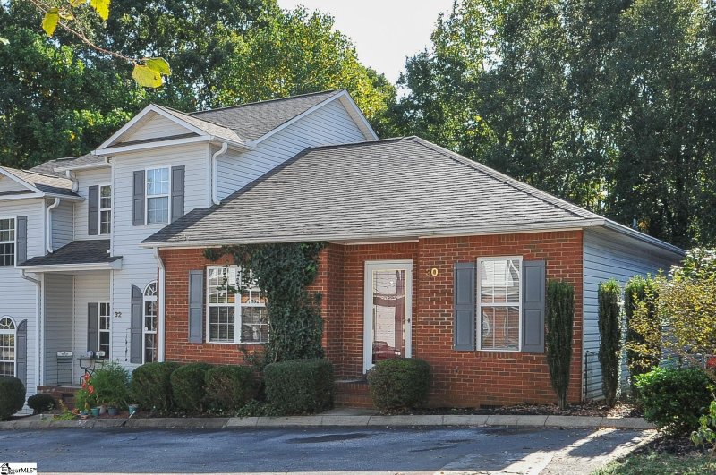 Property image 2 at 30 Huntress Drive, Greer, SC 29651