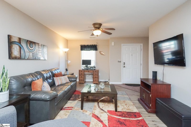 Property image 3 at 30 Huntress Drive, Greer, SC 29651