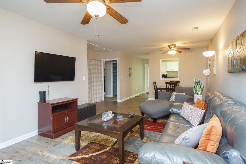 Property image 4 at 30 Huntress Drive, Greer, SC 29651