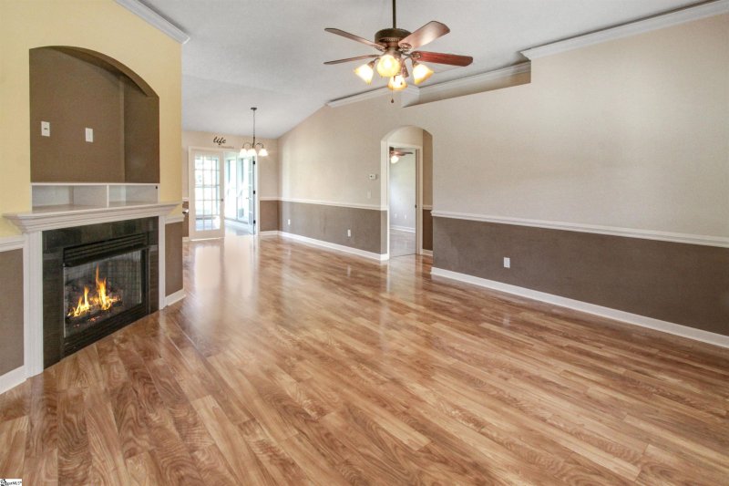 Property image 5 of 608 Marchbanks Road in Glen Lake, Boiling Springs, SC 29316