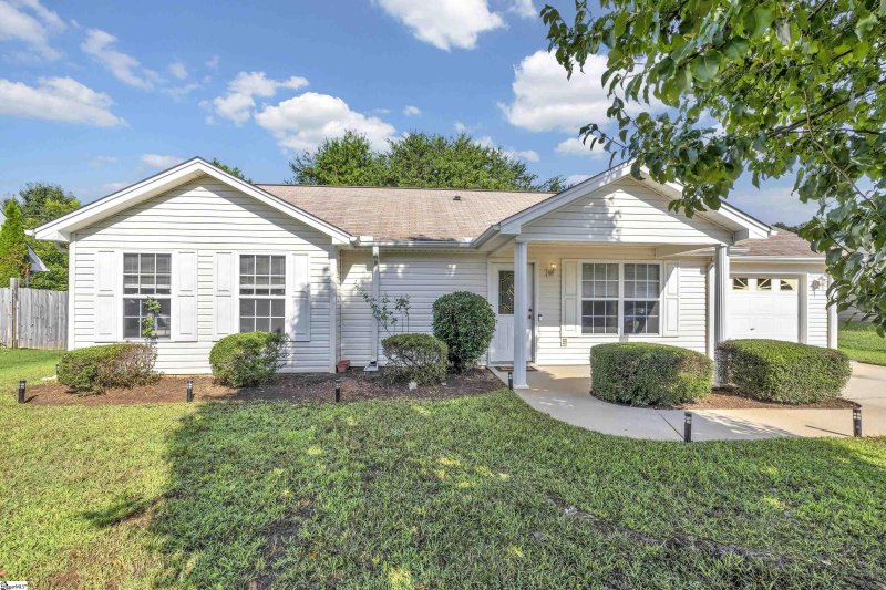 Property image 2 at 415 Lily Pond Lane, Taylors, SC 29687