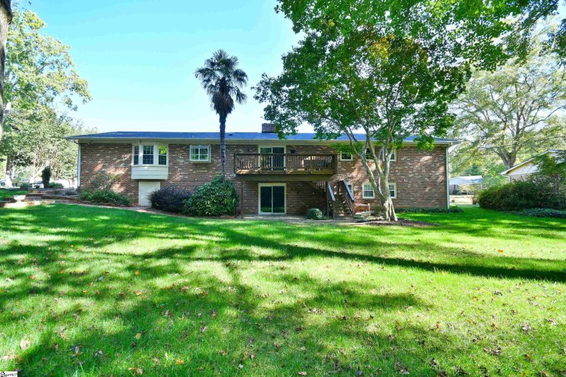 Property image 2 at 518 Poinsettia Drive, Simpsonville, SC 29681