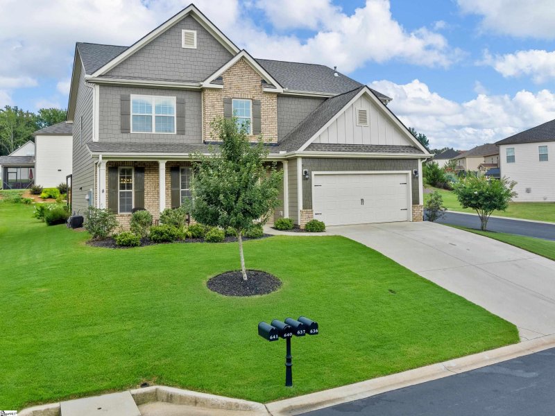 Property image 2 at 636 Diamond Ridge Way, Duncan, SC 29334