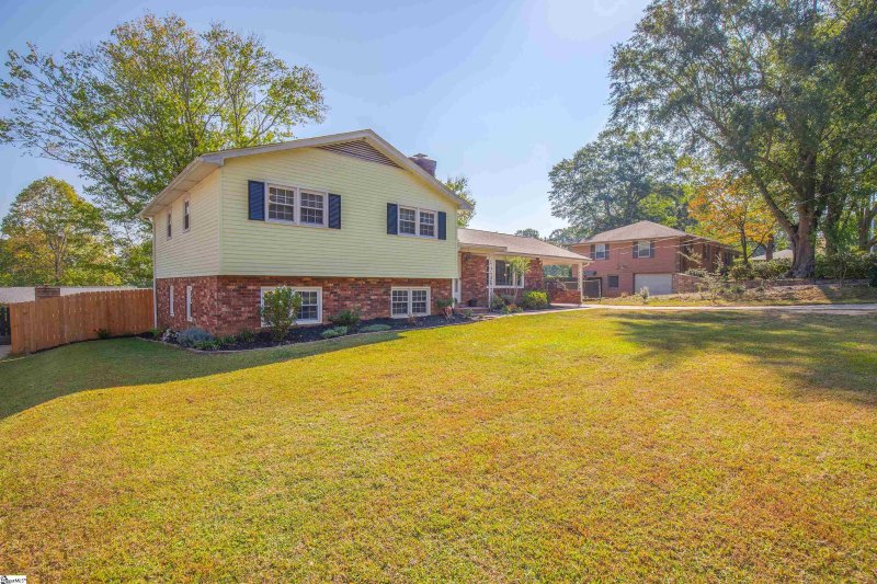 Property image 2 at 721 Richbourg Road, Greenville, SC 29615