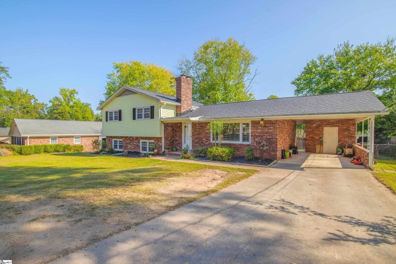 Property image 3 at 721 Richbourg Road, Greenville, SC 29615