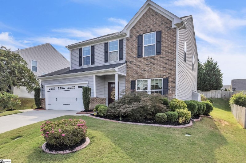 Property image 2 at 208 Wateree Way, Simpsonville, SC 29680