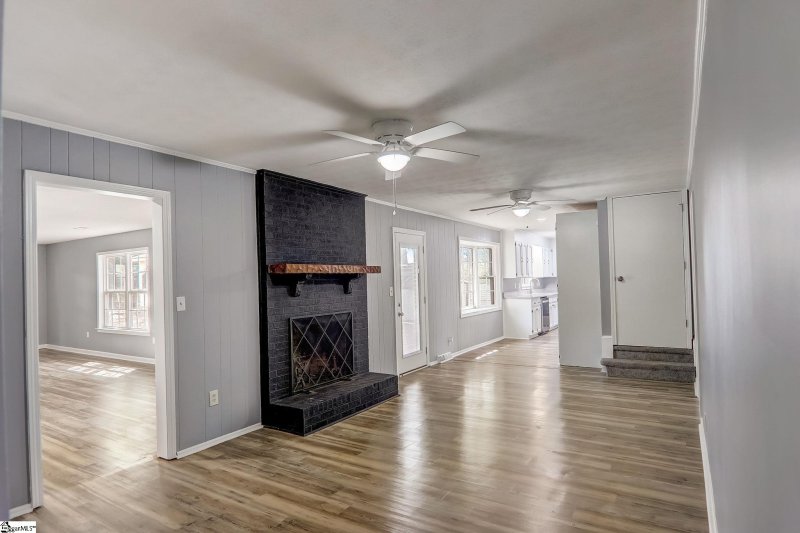 Property image 3 at 27 Country Club Drive, Greer, SC 29651