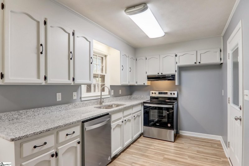 Property image 5 at 27 Country Club Drive, Greer, SC 29651