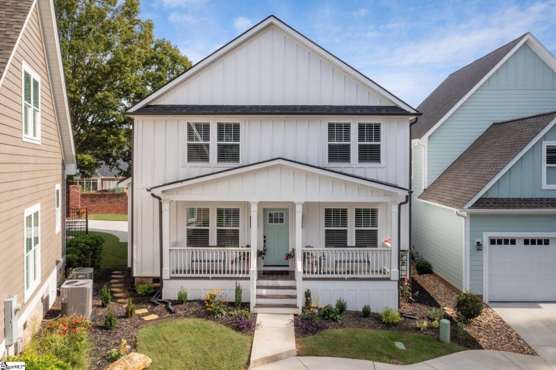 121 Worthington Court