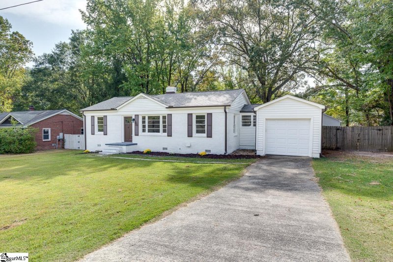 Property image 2 at 17 Runion Drive, Taylors, SC 29687