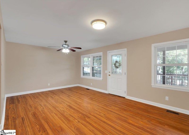 Property image 5 at 32 Fairford Circle, Taylors, SC 29687
