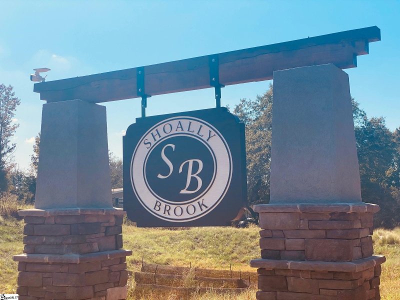 Property image 2 at 1015 Minocqua Road, Spartanburg, SC 29303