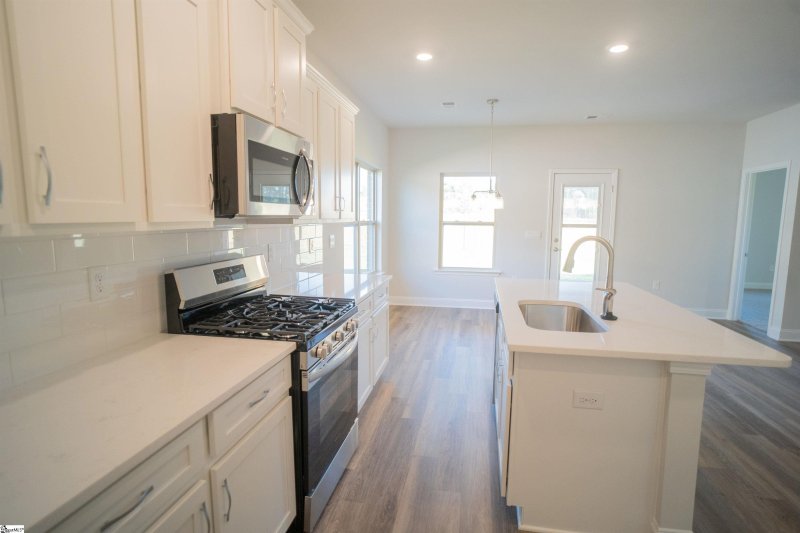 Property image 4 at 102 Red Hollow Road, Simpsonville, SC 29681