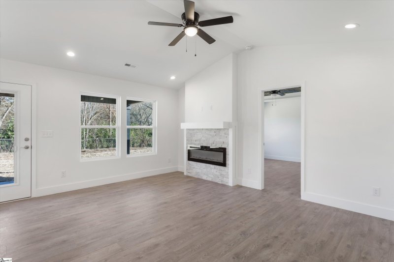 Property image 2 at 105 Sherwood Road, Easley, SC 29640