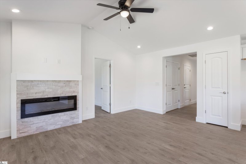 Property image 3 at 105 Sherwood Road, Easley, SC 29640