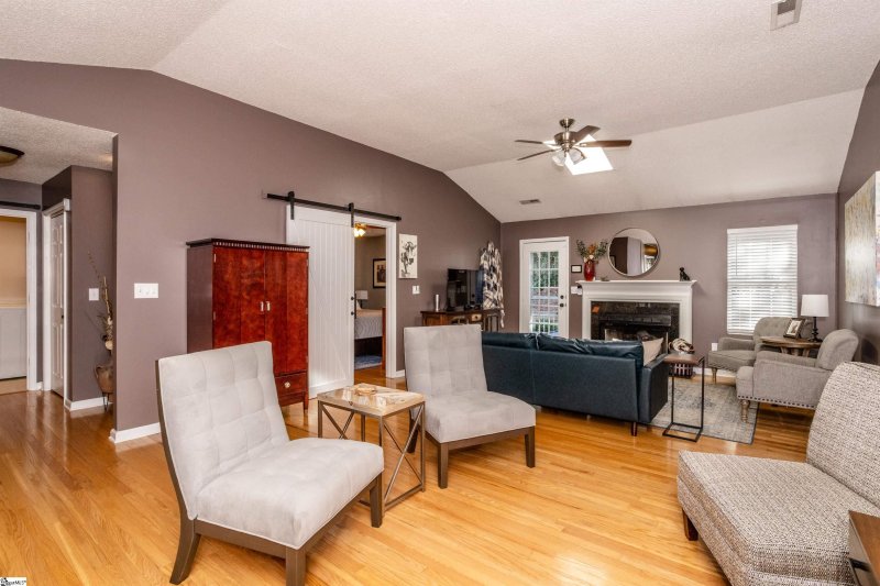 Property image 4 at 5 Enoree View Drive, Greer, SC 29650