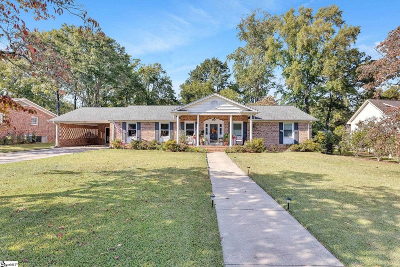 Property image 2 at 7 Wildaire Lane, Greenville, SC 29615