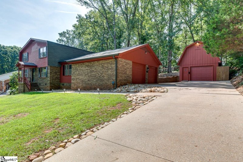 Property image 2 at 203 Timberlake Road, Anderson, SC 29625