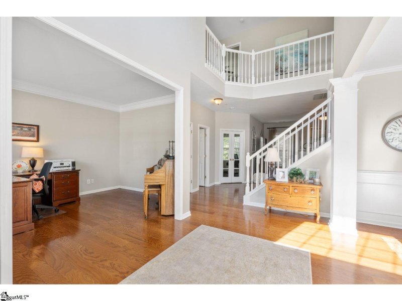 Property image 2 at 6 Breezewood Court, Greenville, SC 29607