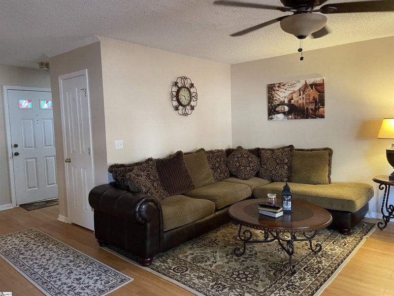 Property image 4 at 16 Sunfield Court, Greer, SC 29650