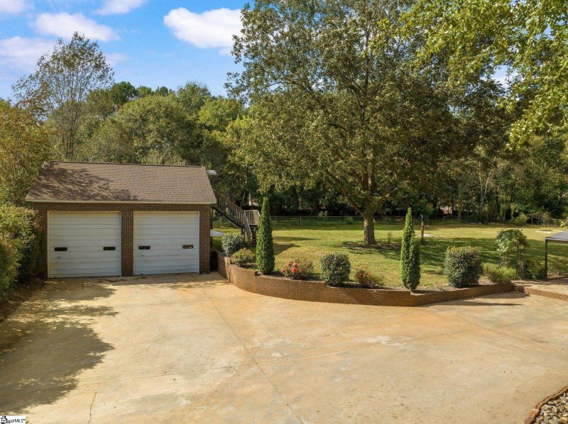 Property image 2 at 108 Kingswood Circle, Simpsonville, SC 29681
