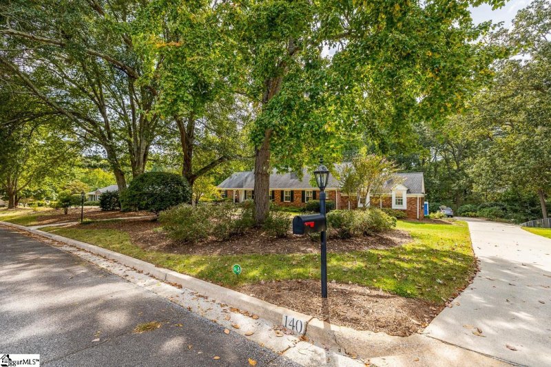 Property image 2 at 140 Fernbrook Circle, Spartanburg, SC 29307