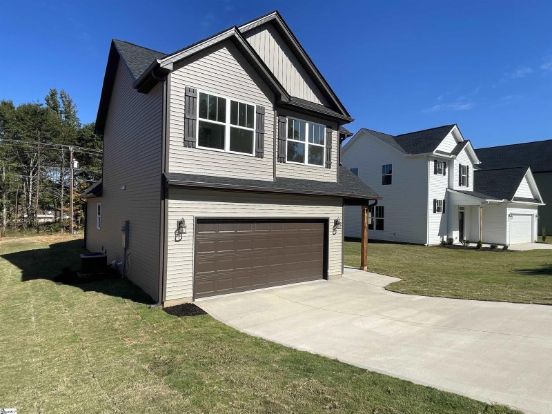 Property image 2 at 104 Woodbury Drive, Easley, SC 29640