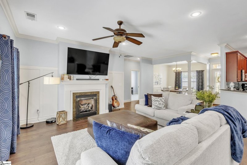 Property image 3 at 4 Topsfield Court, Greenville, SC 29605