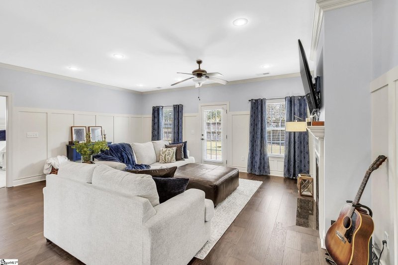 Property image 5 at 4 Topsfield Court, Greenville, SC 29605