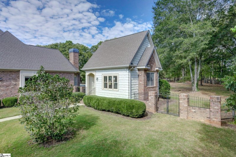 Property image 2 at 4 Sanibel Oaks Drive, Simpsonville, SC 29681
