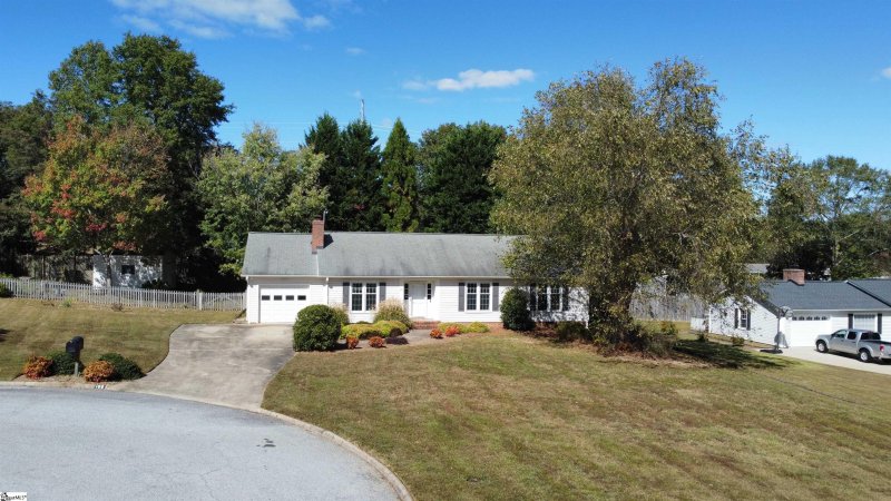 Property image 2 at 109 Stonehenge Court, Taylors, SC 29687