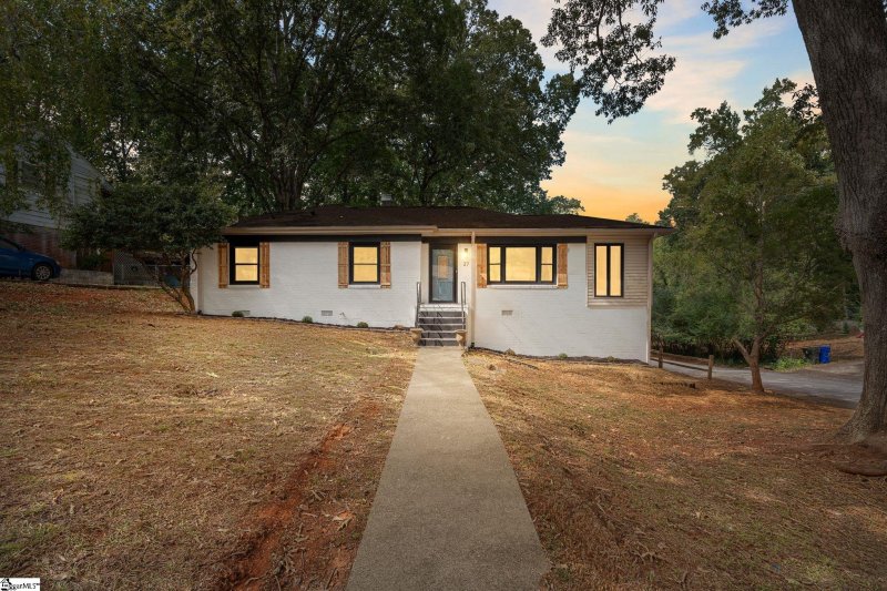 Property image 2 at 27 Bradley Boulevard, Greenville, SC 29609